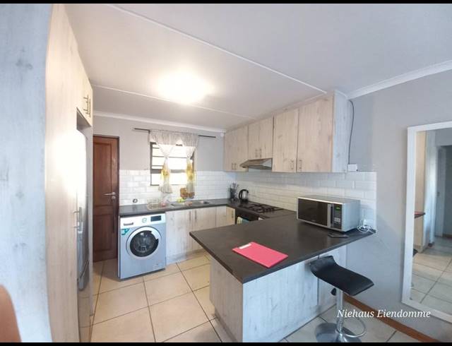 2 BEDROOM PROPERTY TO RENT IN GULDENLAND